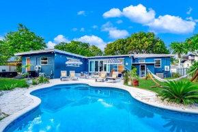 Pool and Beach Relaxing Close to Everything